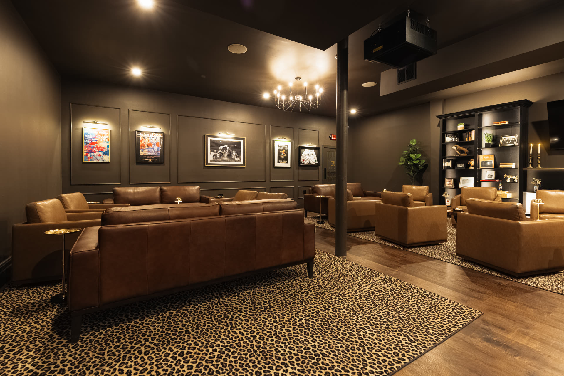 Inside Legends Cigar Bar
